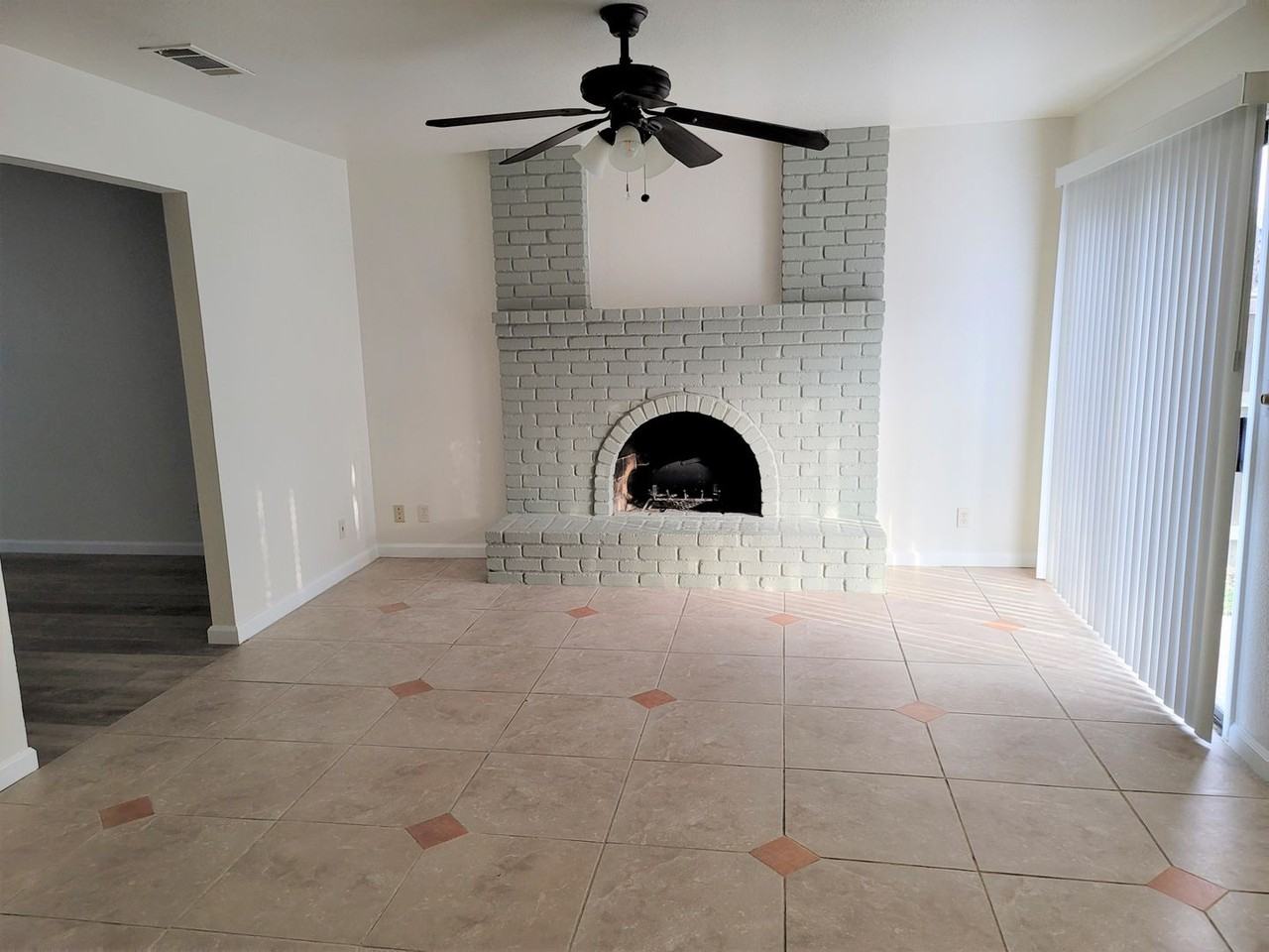 7526 Ripplewood Ct - Photo 4 of 7