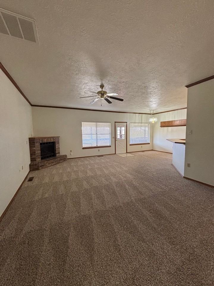 12033 Ashford Dr - Photo 3 of 42