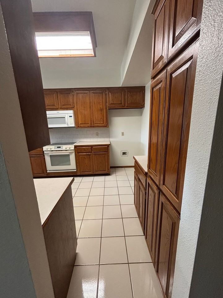 12033 Ashford Dr - Photo 6 of 42