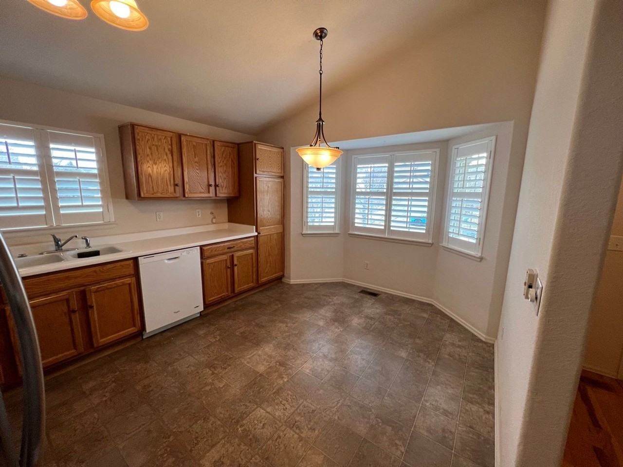 6232 Hartman Dr - Photo 4 of 30