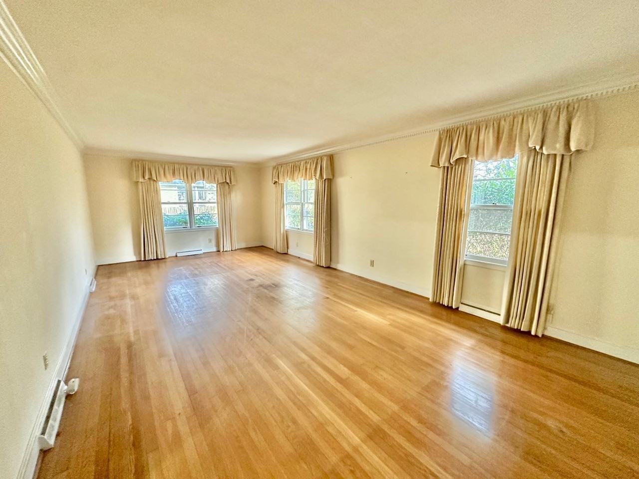 952 Hawthorne Lane Ext - Photo 6 of 17