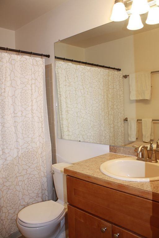 523 W Hackberry St - Photo 5 of 10