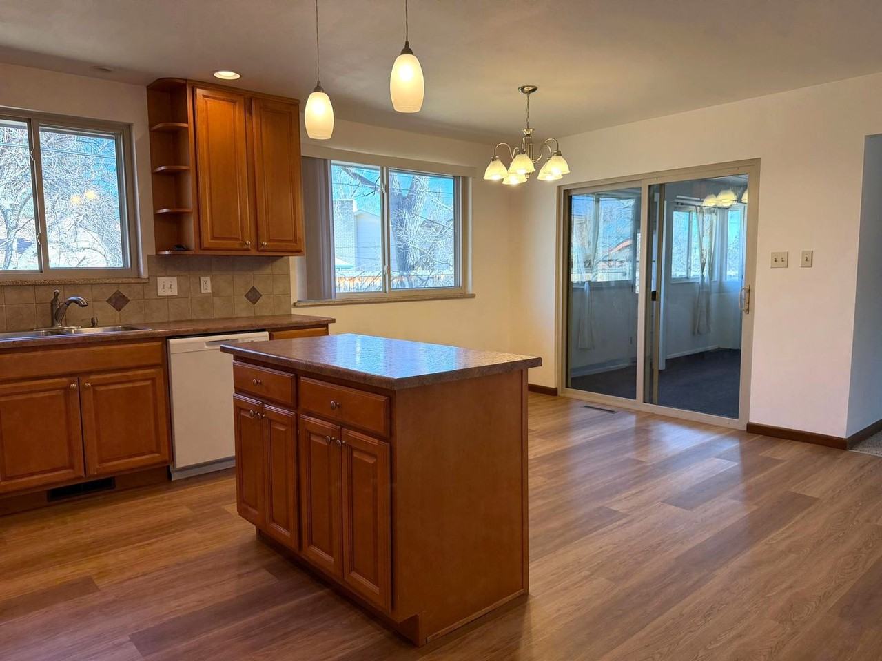 3480 17th St - Photo 5 of 32