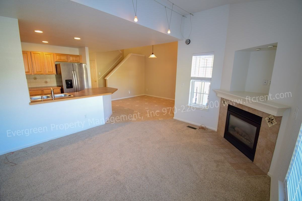 127 Bayside Cir - Photo 2 of 25