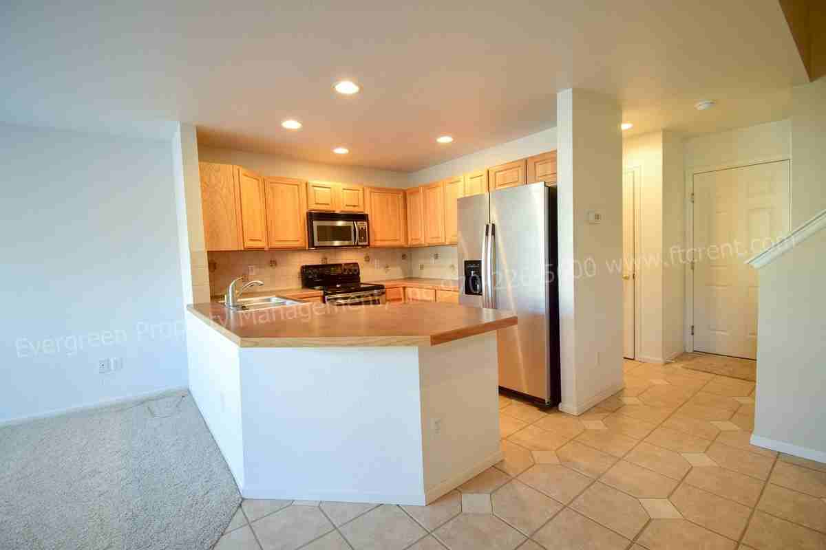 127 Bayside Cir - Photo 4 of 25