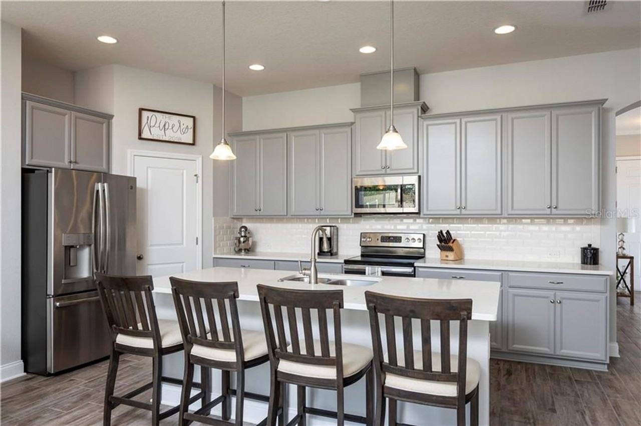 17004 Gathering Place Cir - Photo 4 of 27