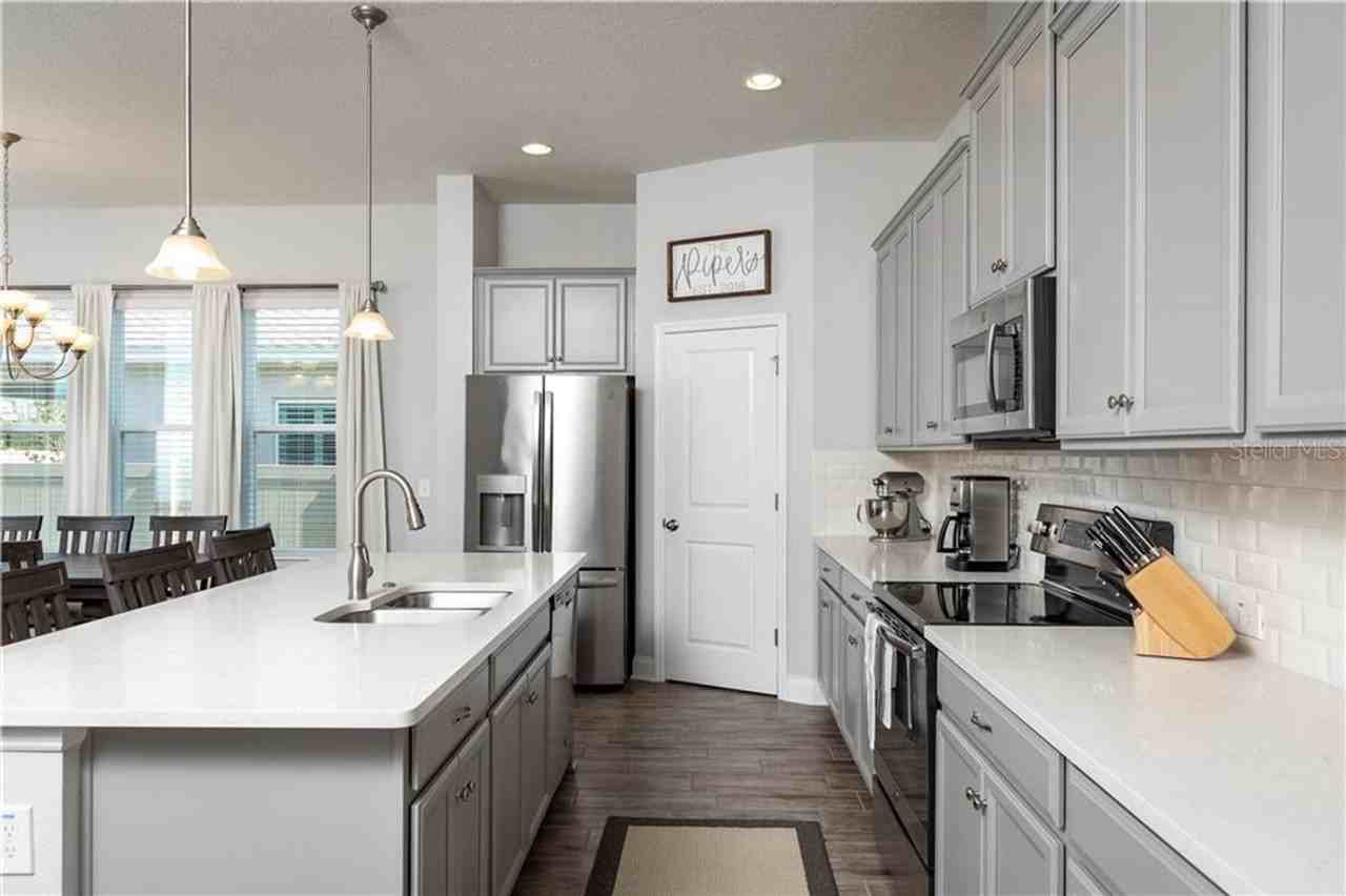 17004 Gathering Place Cir - Photo 5 of 27