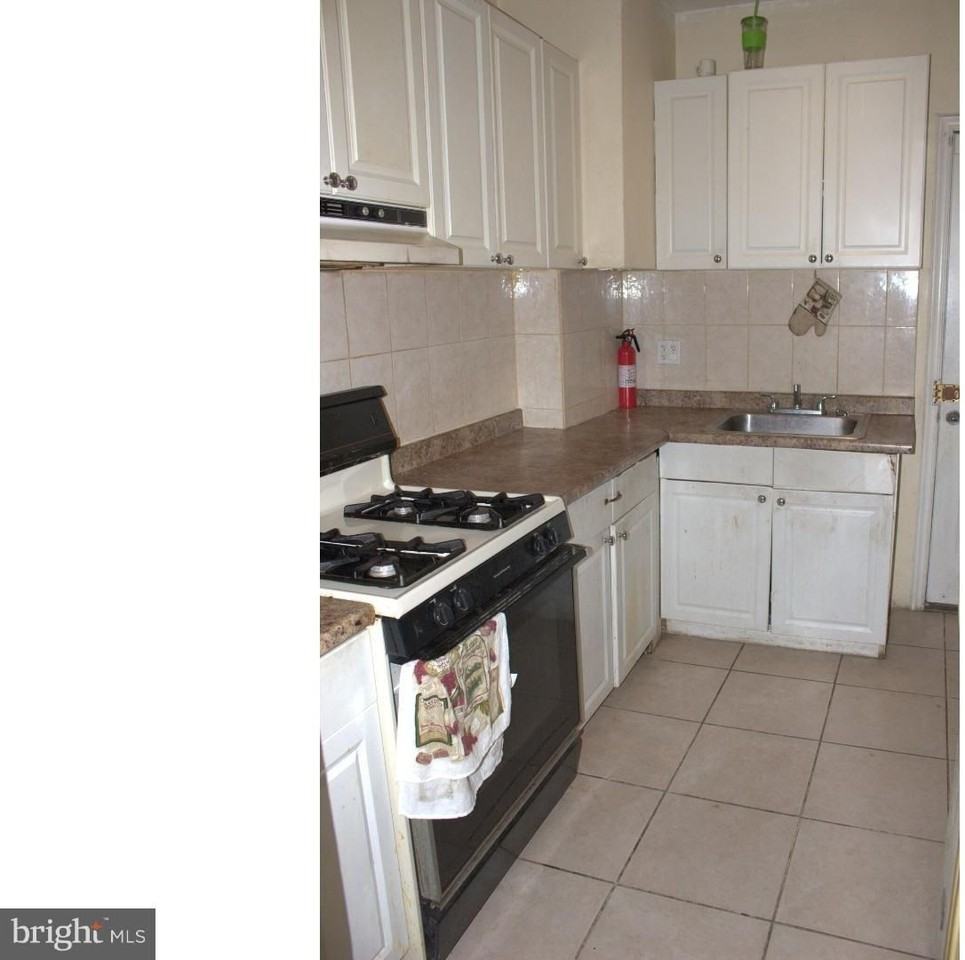 605 Eisenbrown St - Photo 6 of 19