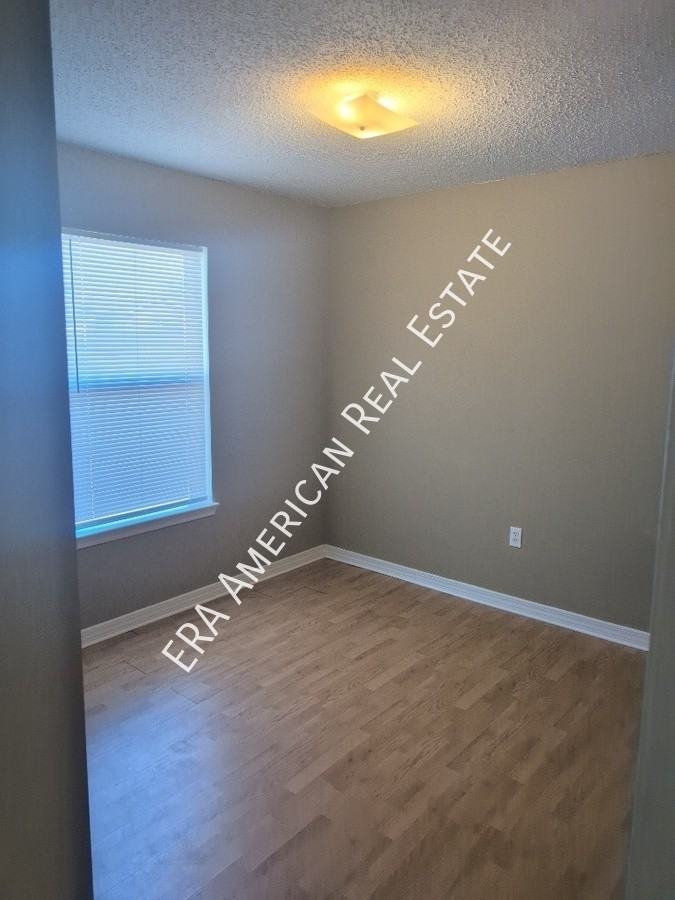 295 Limestone Cir - Photo 5 of 11