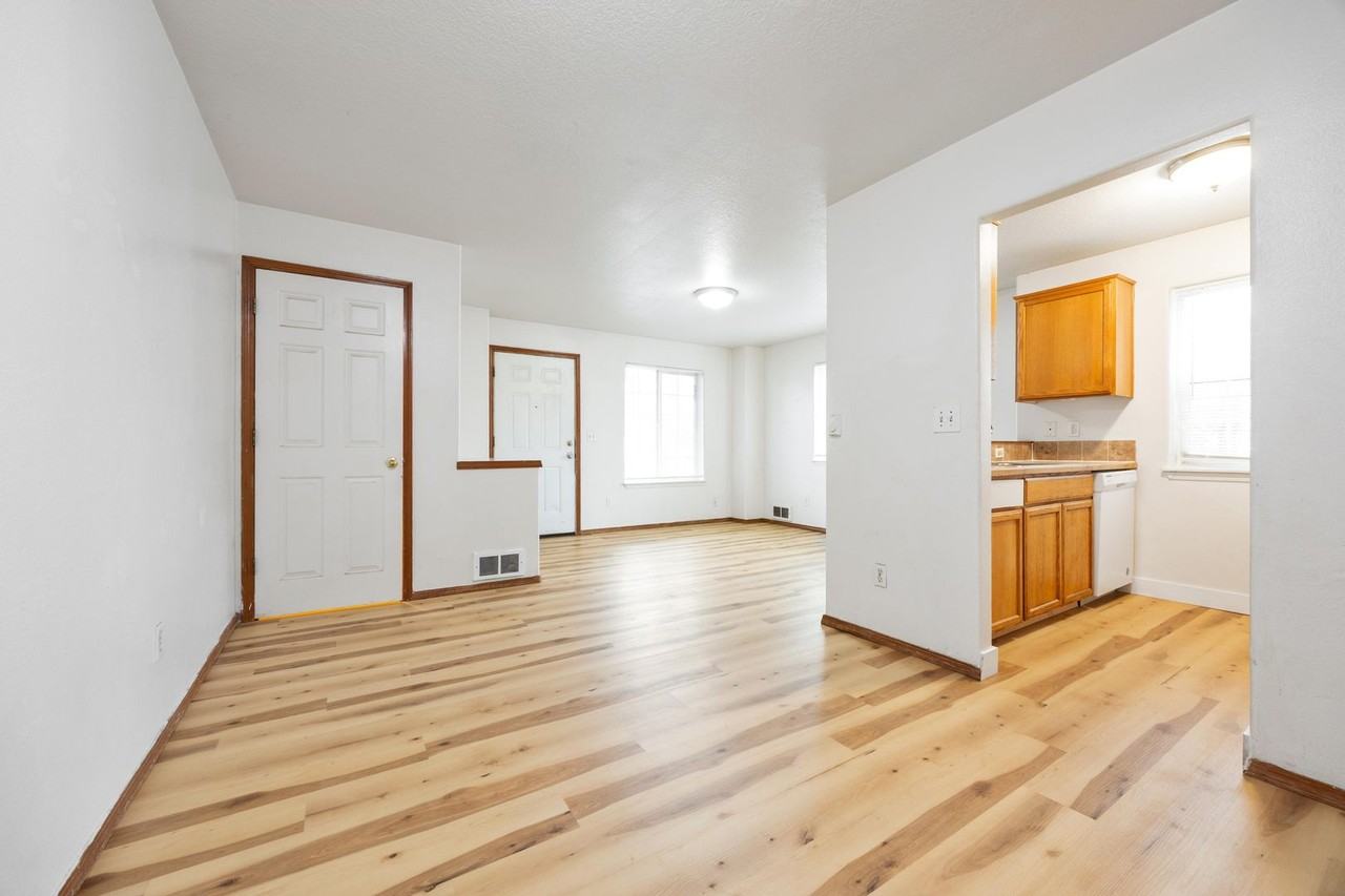 12901 Ne Prescott Dr Apt B - Photo 7 of 24