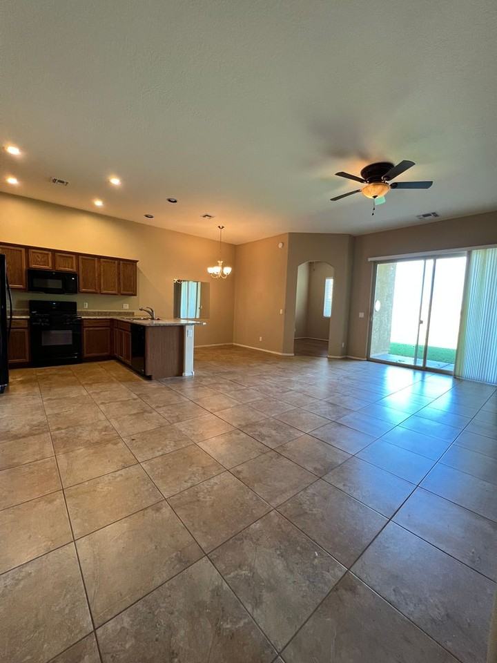 6749 E Devon Ct - Photo 7 of 23