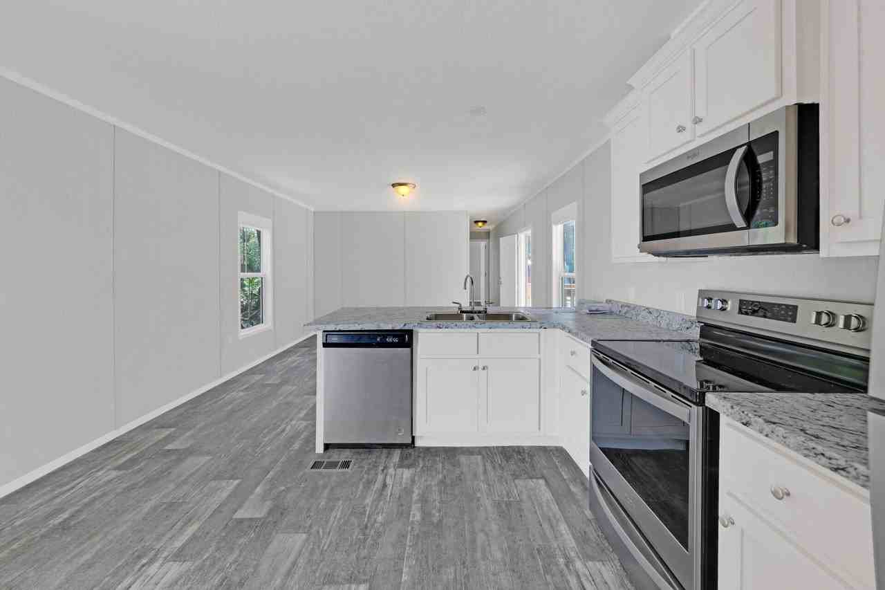 38 Pansy Ln - Photo 2 of 19