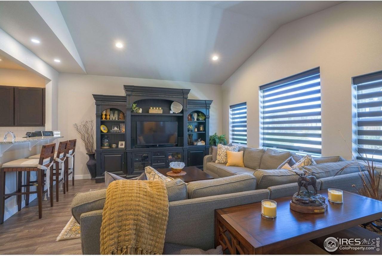 294 E Chestnut St - Photo 7 of 23