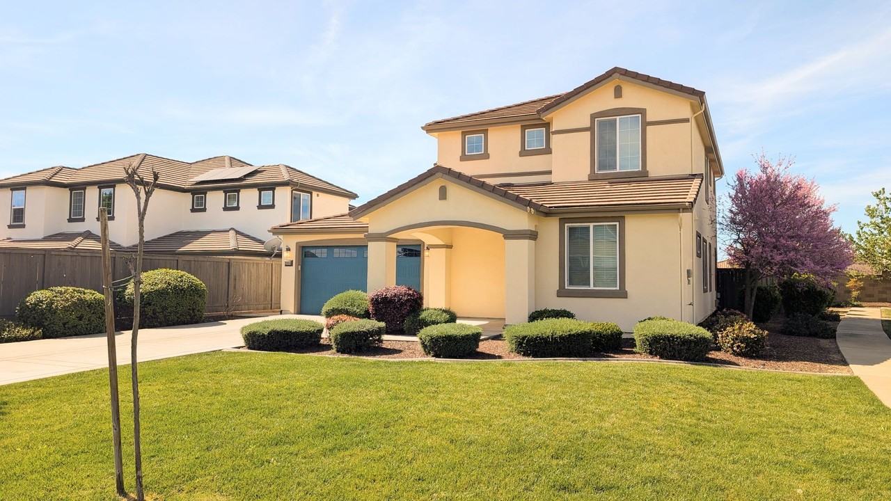 2804 Christensen Ln - Photo 2 of 47