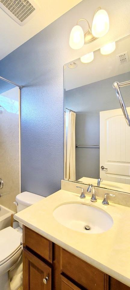 2804 Christensen Ln - Photo 7 of 47