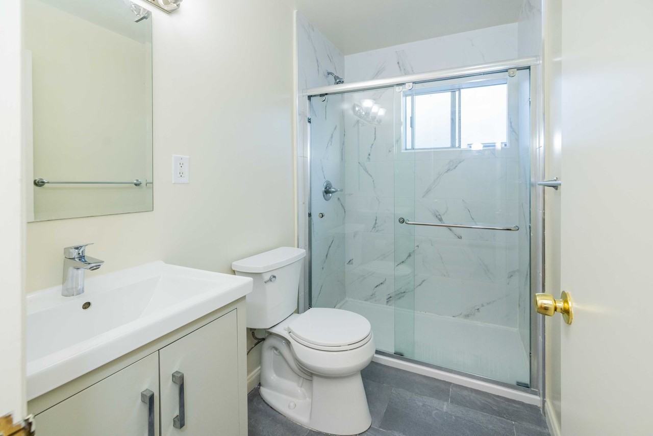 327 23rd Ave - Photo 5 of 21