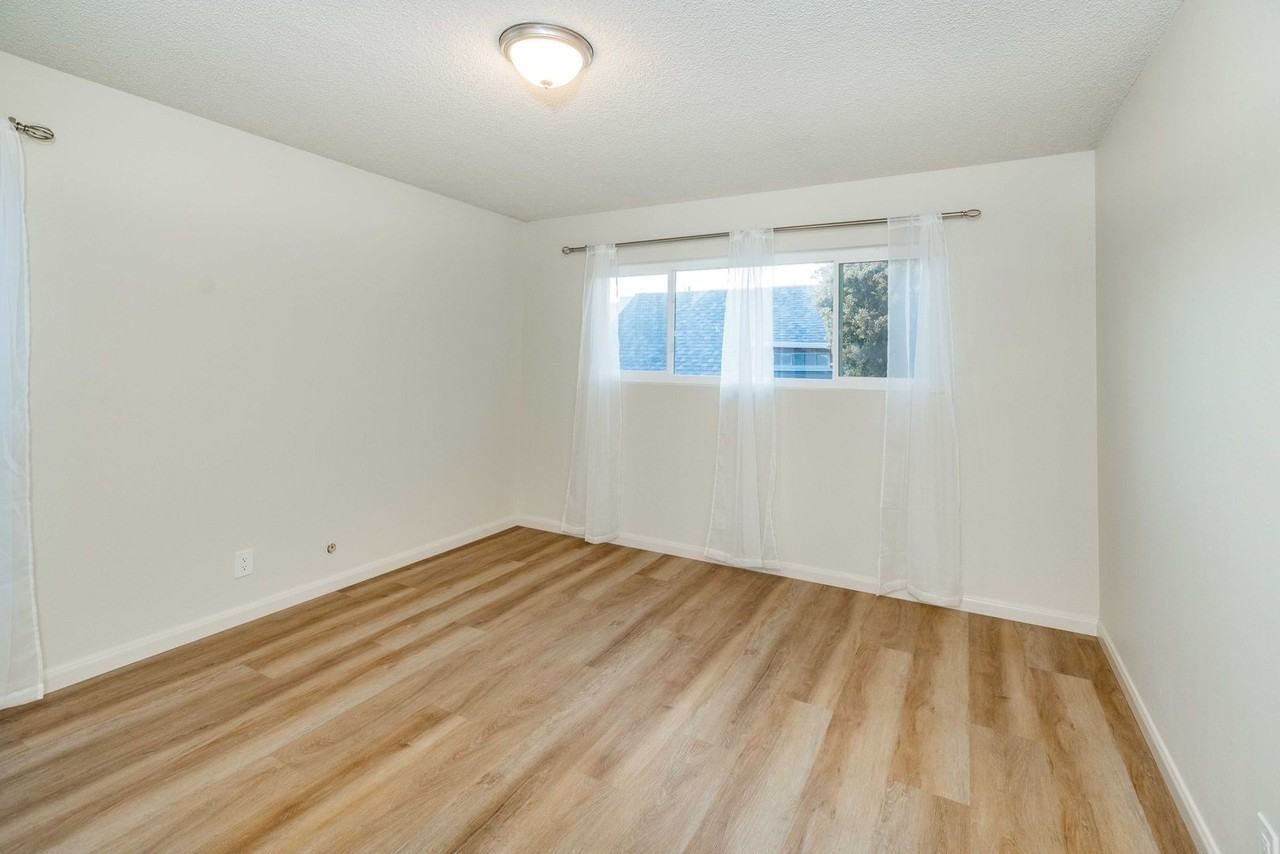 327 23rd Ave - Photo 6 of 21