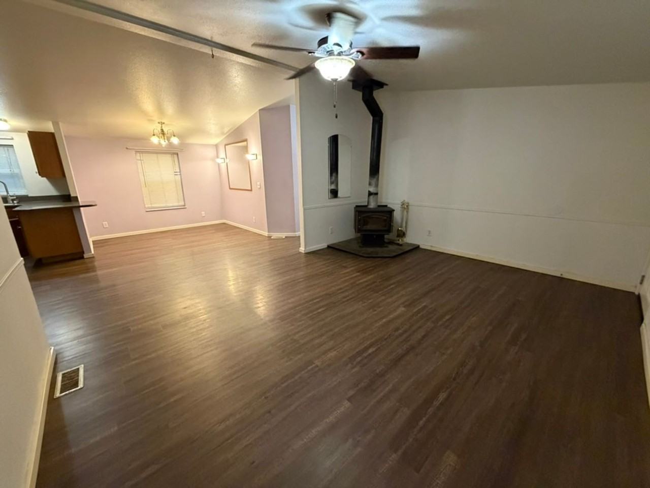 206 Ward St - Photo 2 of 16