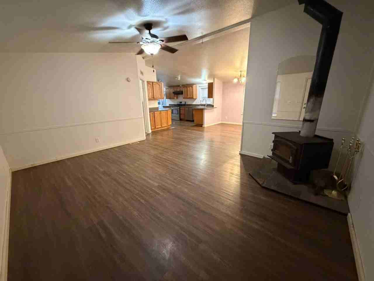 206 Ward St - Photo 3 of 16