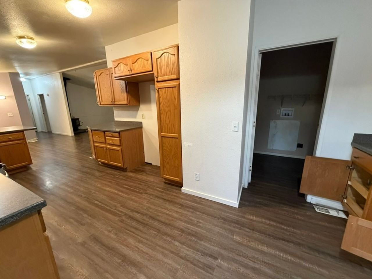 206 Ward St - Photo 6 of 16