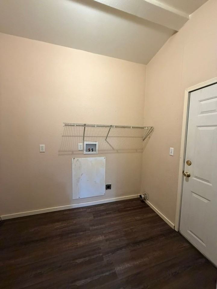 206 Ward St - Photo 7 of 16