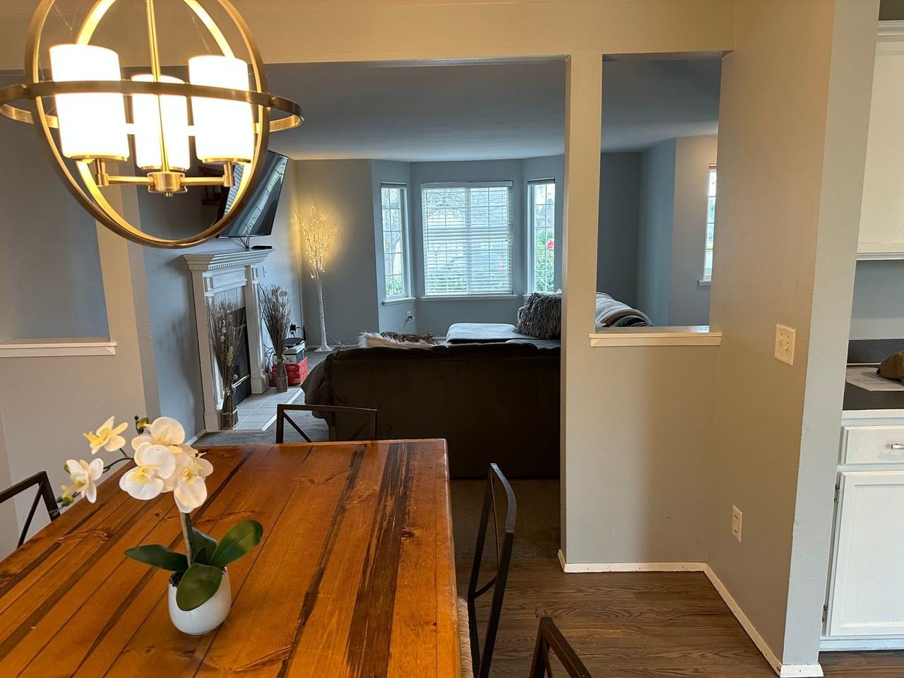 3829 52nd Ave Ne - Photo 5 of 11