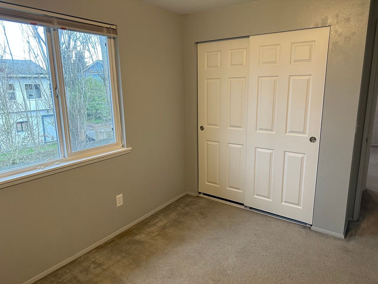 3829 52nd Ave Ne - Photo 6 of 11