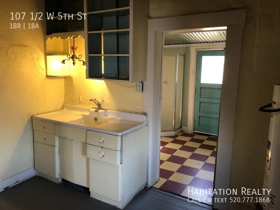 107 1/2 W 5th St #107-1-2W5t - Photo 6 of 19