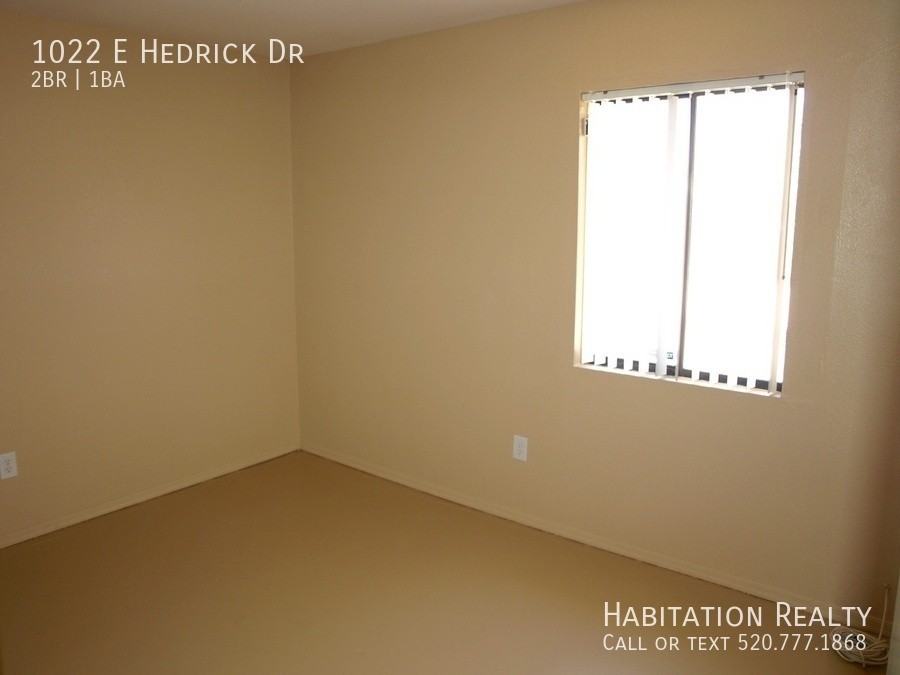 1022 E Hedrick Dr - Photo 6 of 11