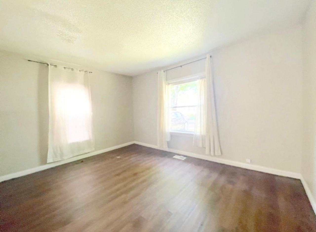 2039 Loxley Rd - Photo 3 of 7