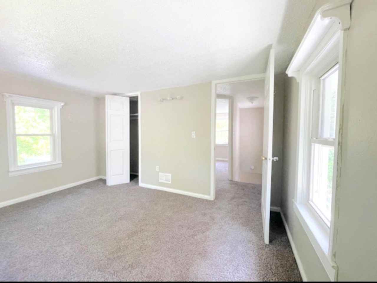 2039 Loxley Rd - Photo 5 of 7