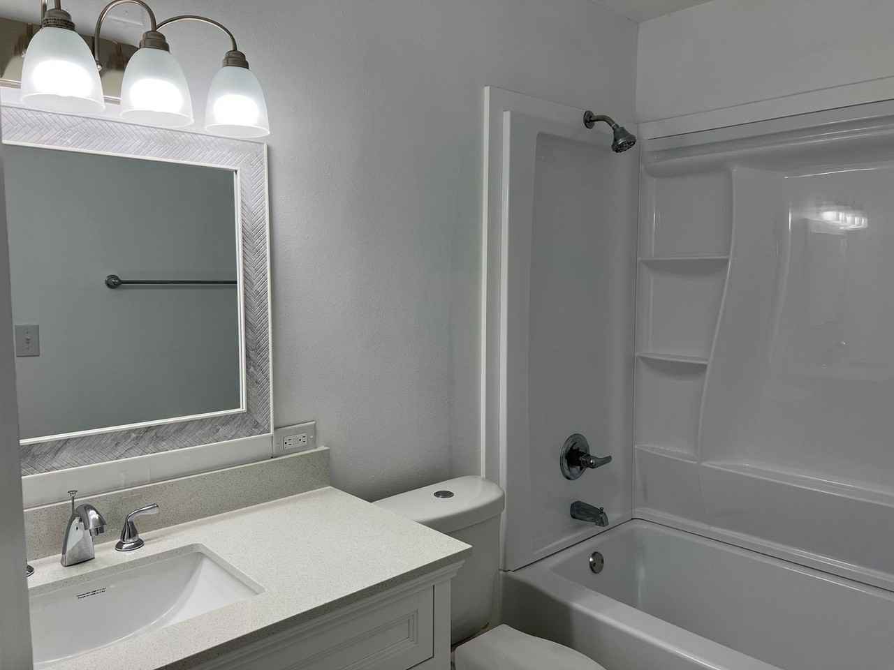 217 Bay St Nw - Photo 4 of 12