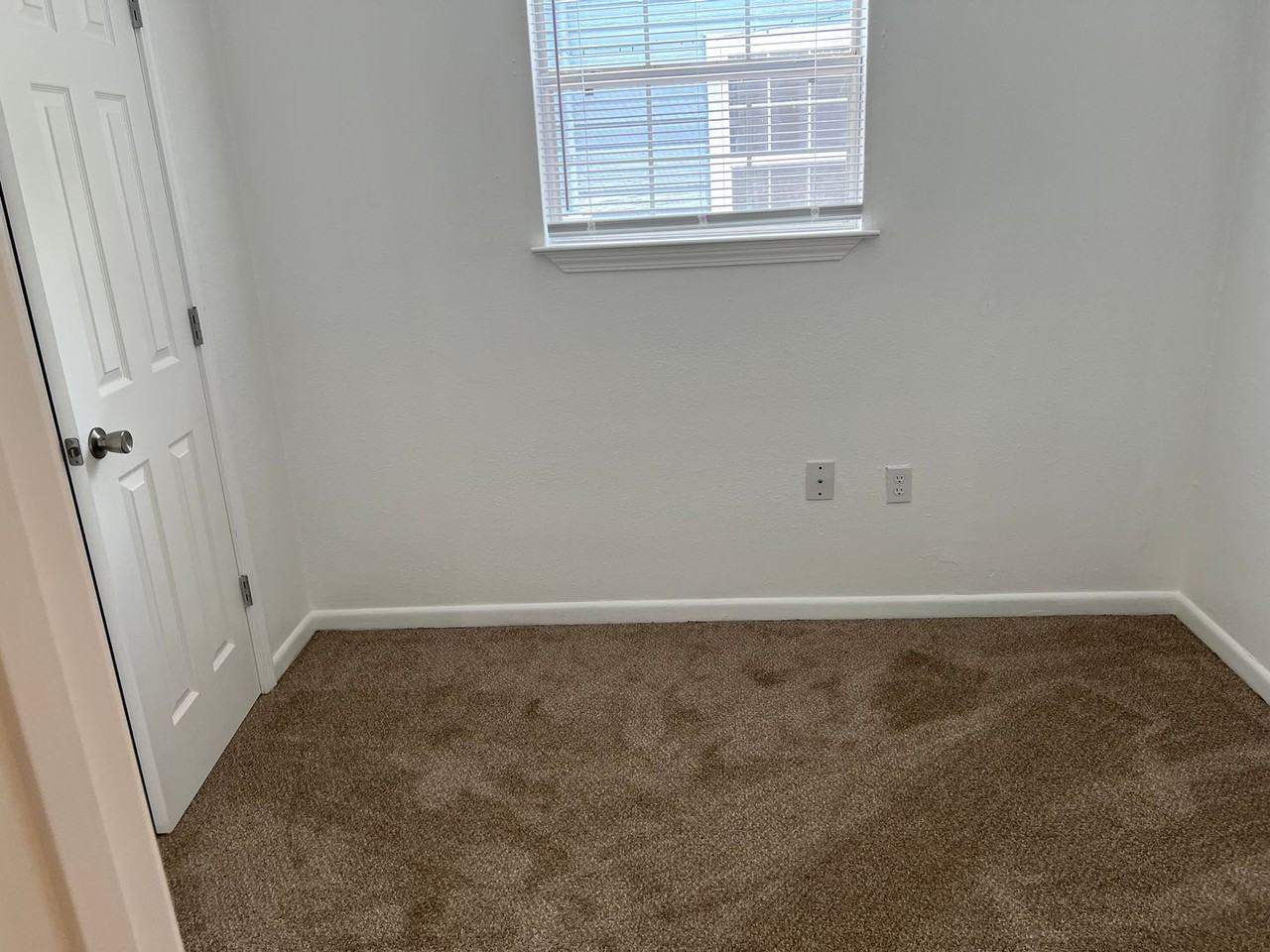 217 Bay St Nw - Photo 6 of 12