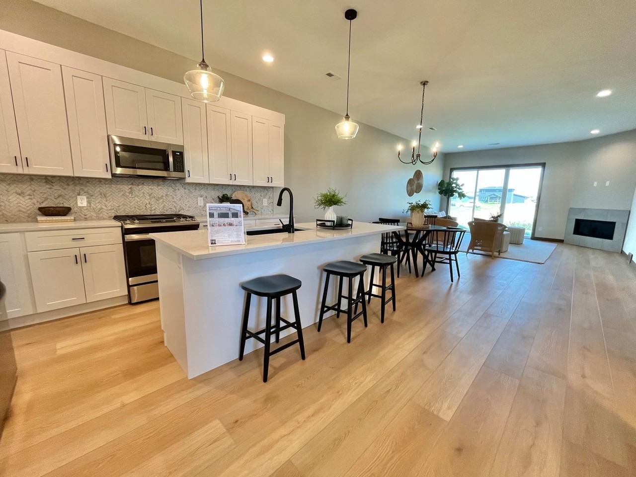 5418 W Liberator Cir - Photo 2 of 30