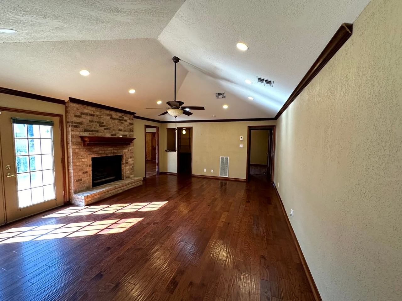 6461 Firestone Pkwy - Photo 5 of 26