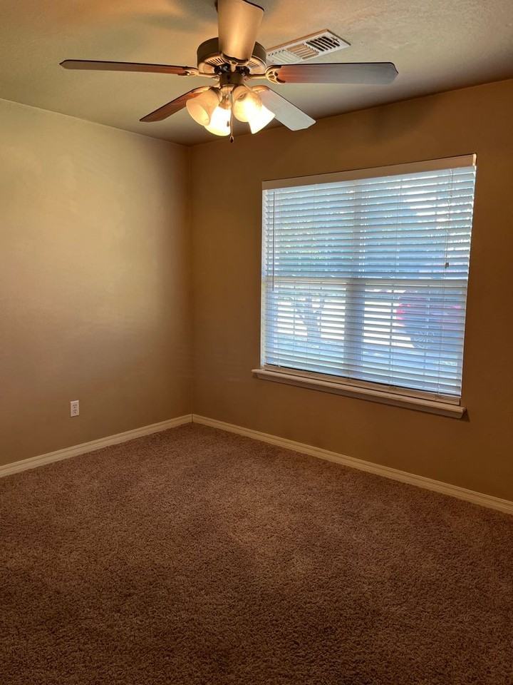 2800 Steves Way - Photo 7 of 17