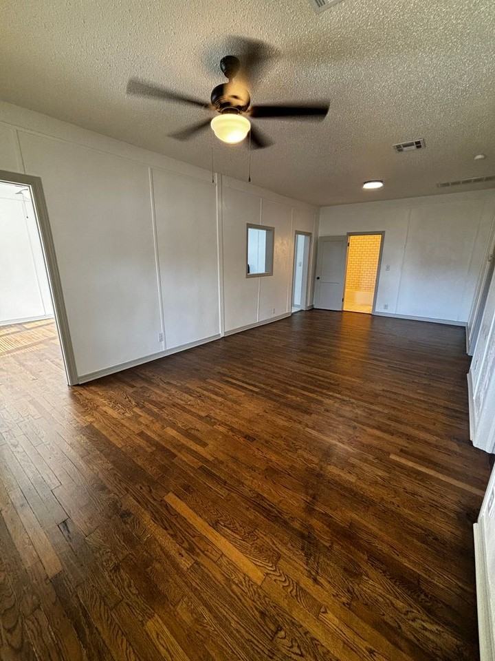 1100 W Wade St - Photo 2 of 20