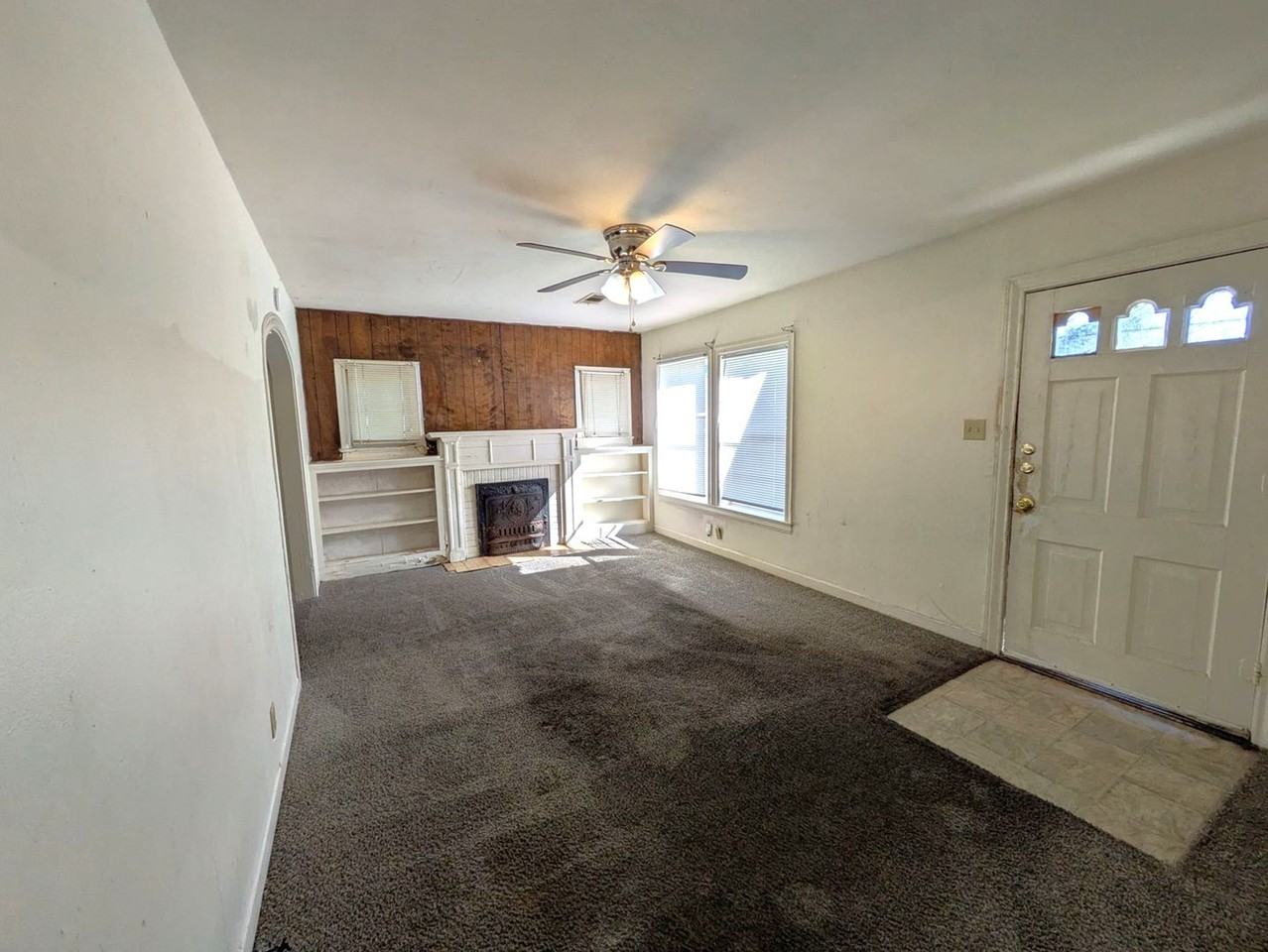 4670 Maddox St - Photo 2 of 16