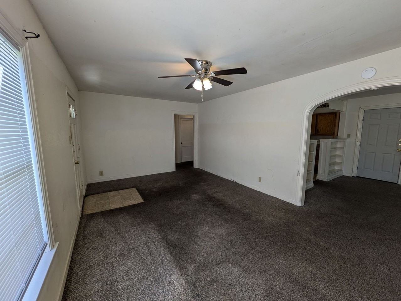 4670 Maddox St - Photo 3 of 16