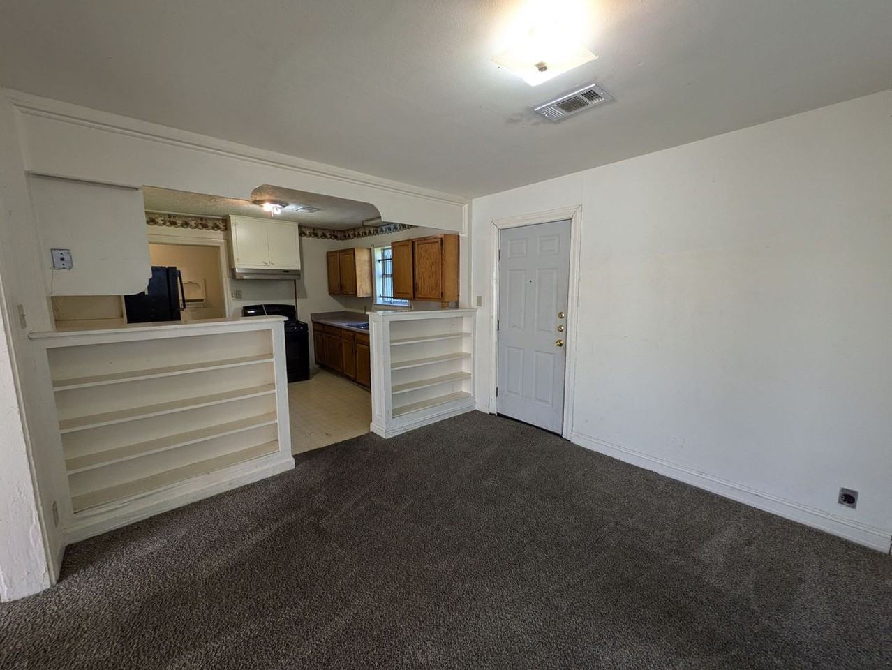 4670 Maddox St - Photo 5 of 16