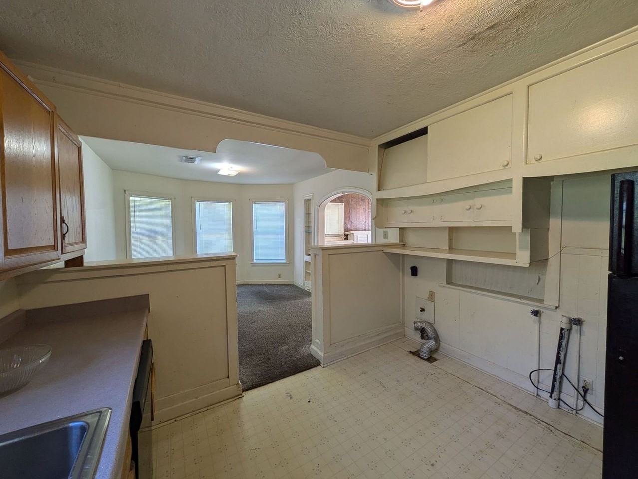 4670 Maddox St - Photo 7 of 16