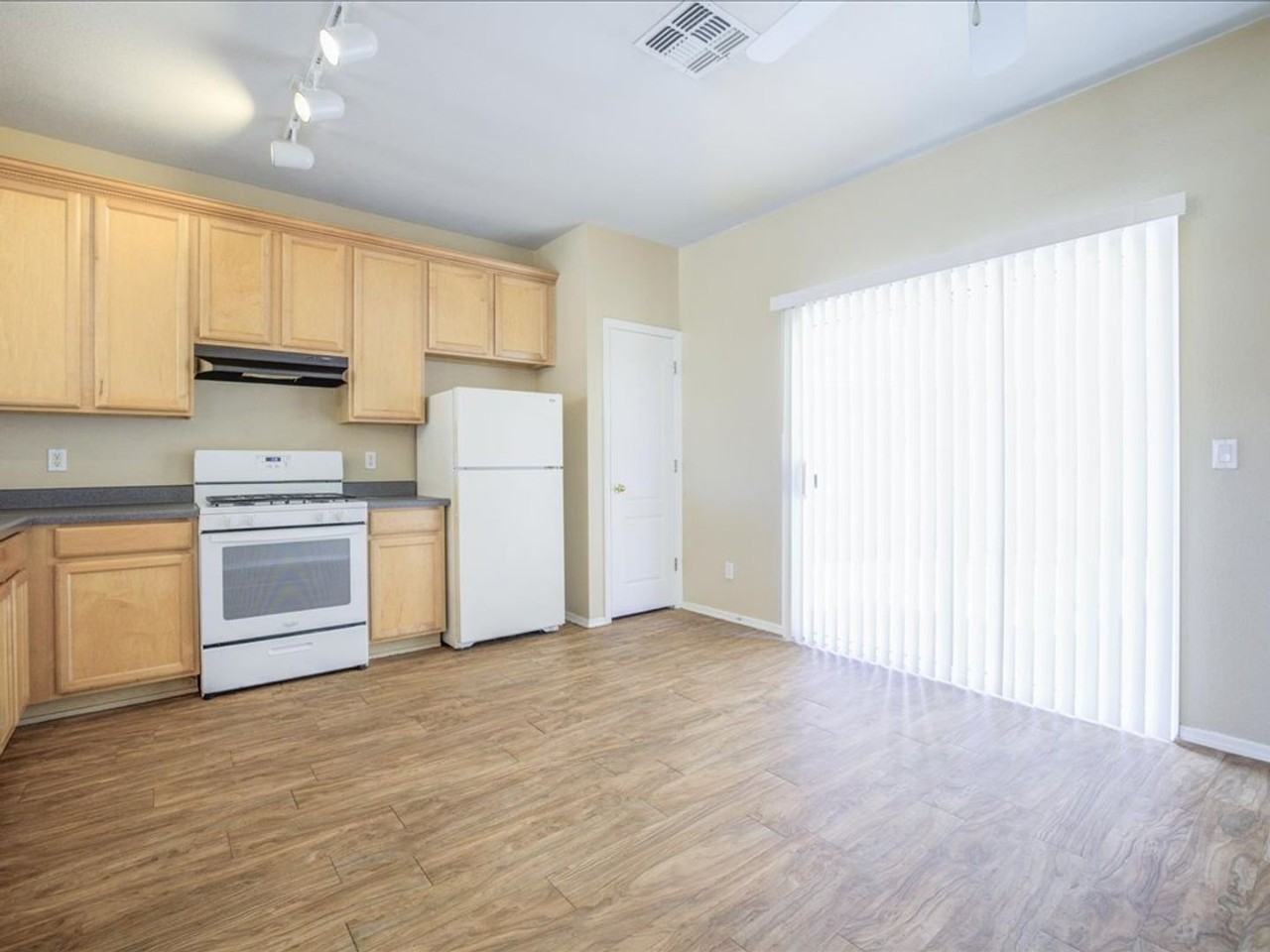 7794 W Lees Ferry Ct - Photo 7 of 21