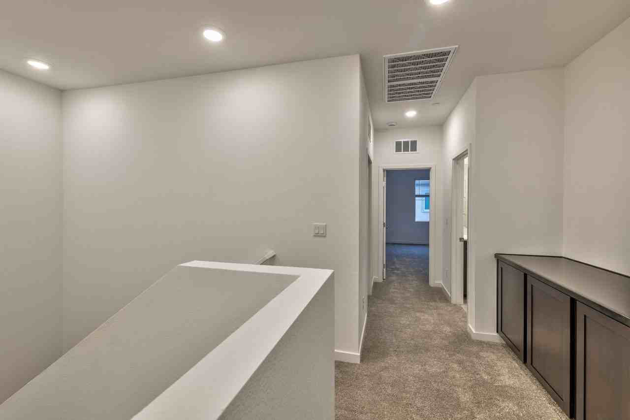 2553 Venetia Pointe St - Photo 7 of 15