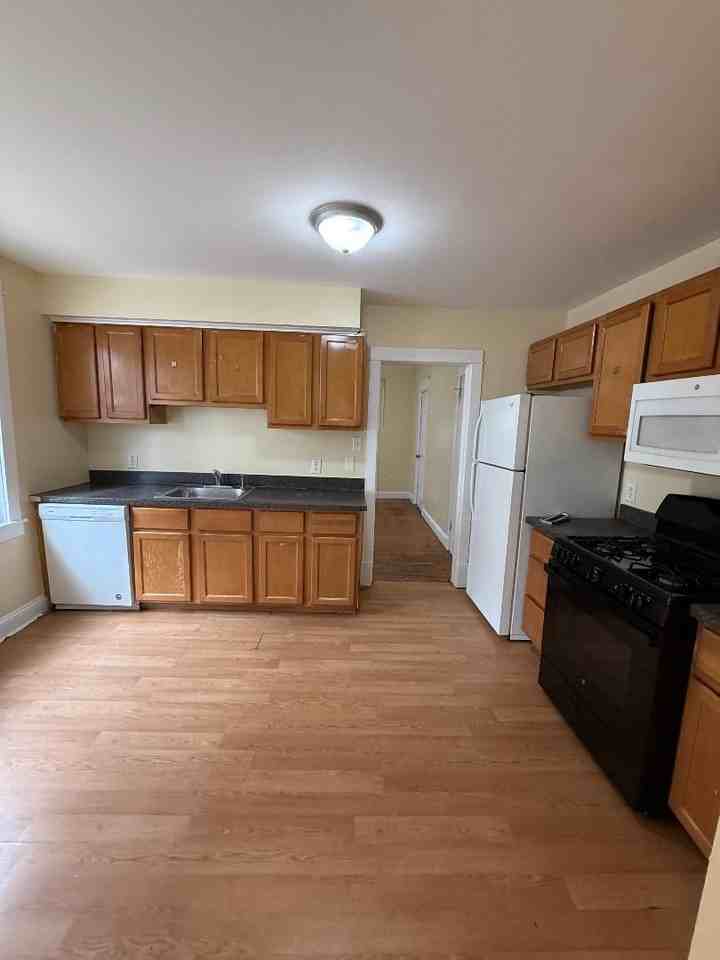 223 W 23rd St - Photo 7 of 13