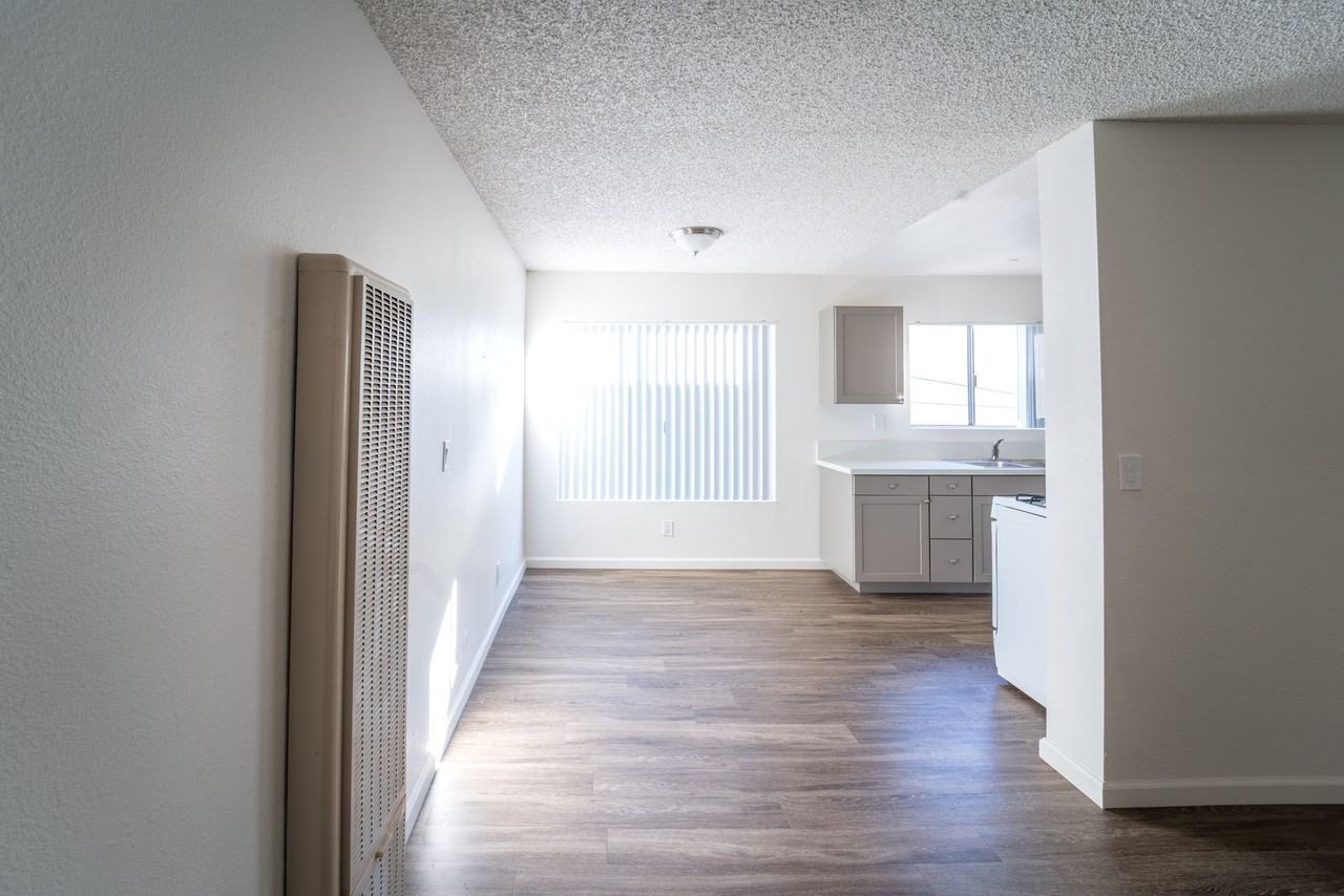 1032 Beryl St - Photo 3 of 7