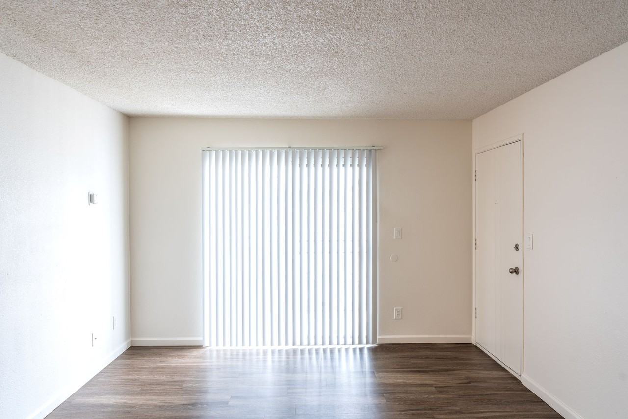 1032 Beryl St - Photo 4 of 7