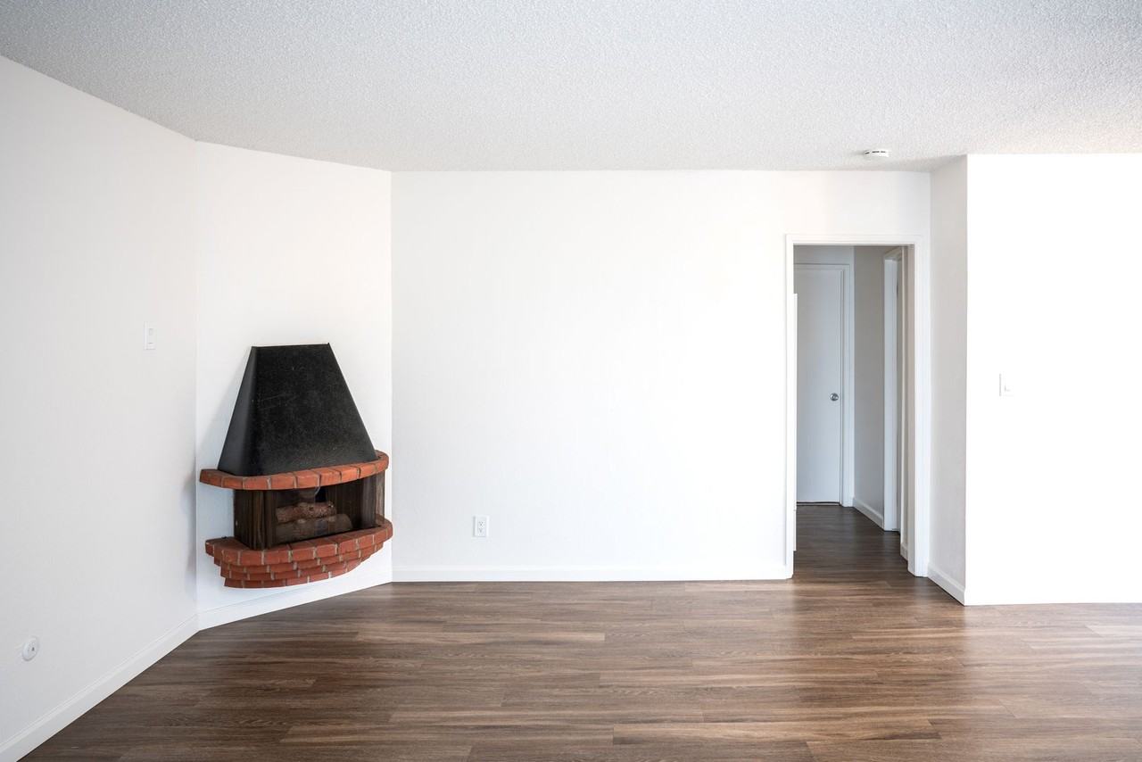 1032 Beryl St - Photo 5 of 7