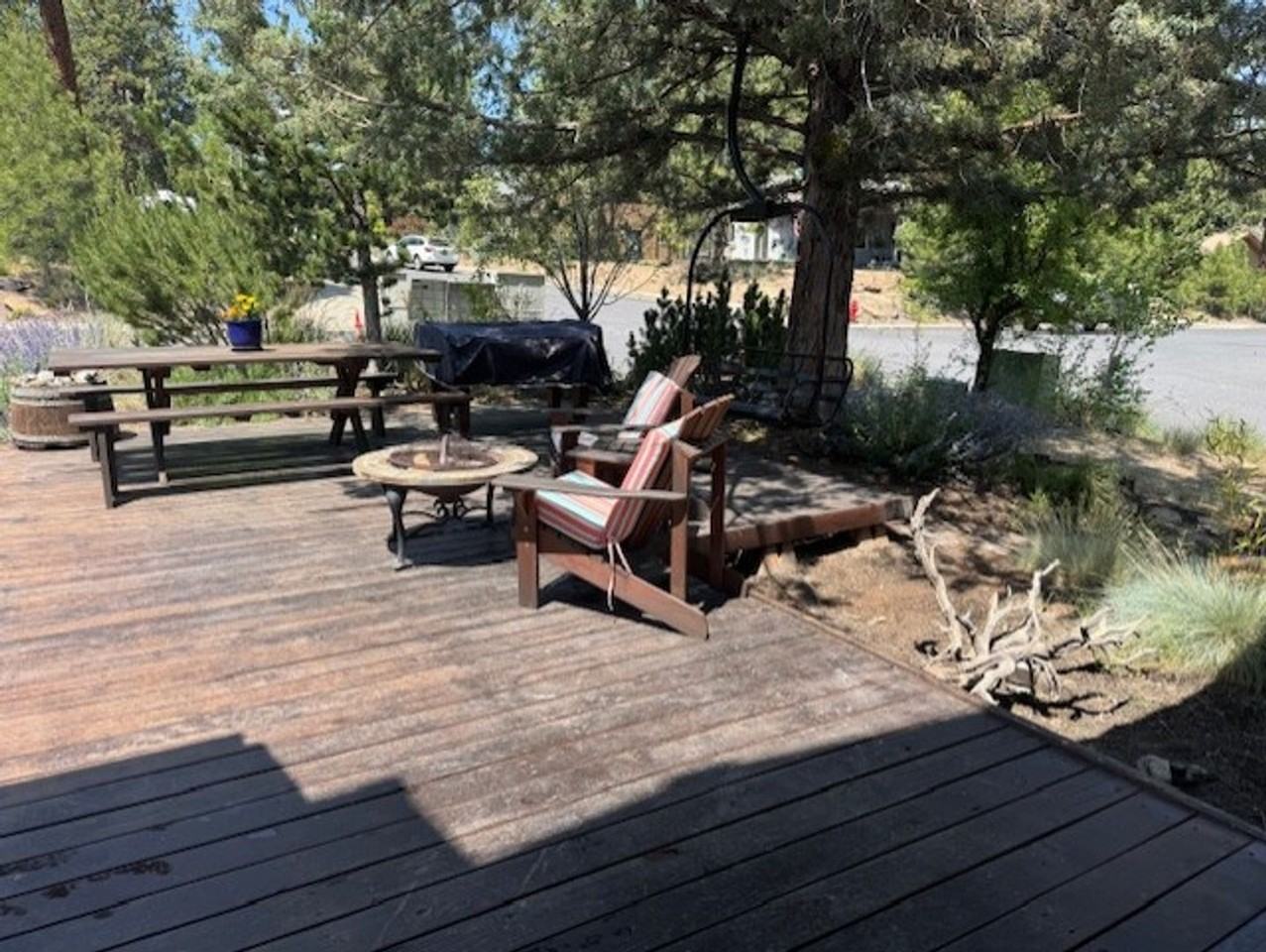 1126 Nw Knoxville Ct - Photo 2 of 21