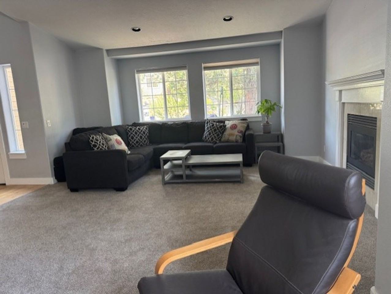 1126 Nw Knoxville Ct - Photo 4 of 21