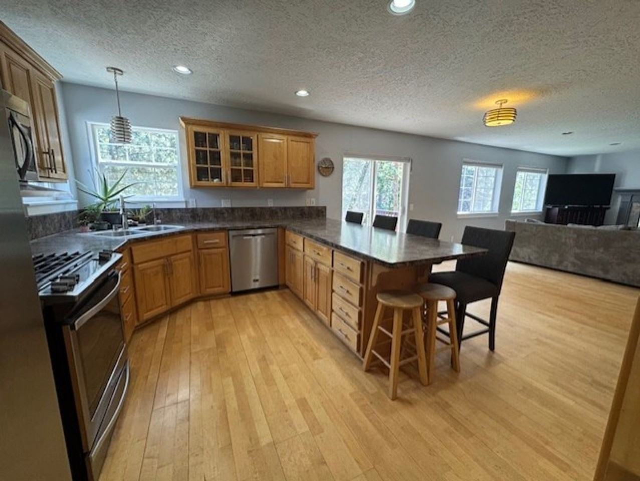 1126 Nw Knoxville Ct - Photo 7 of 21